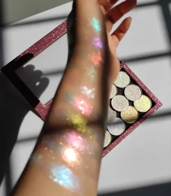 OEM 15 Colors Cosmetic Holographic Duochrome Glitter Pigment EyeShadow 36mm Pan Multichrome Chameleon Eyeshadow For Eye Makeup