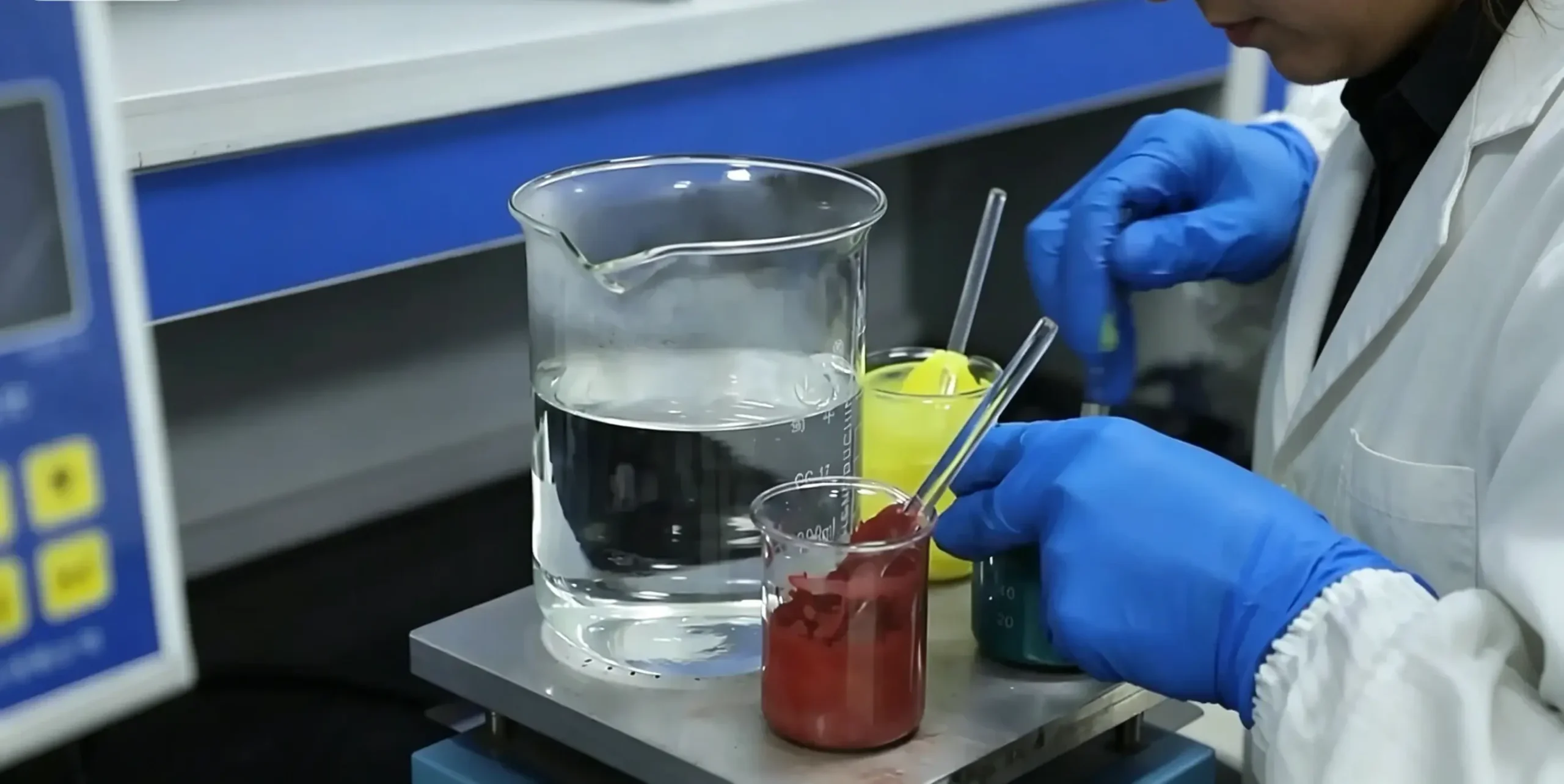 Cosmetic powder and makeup production process