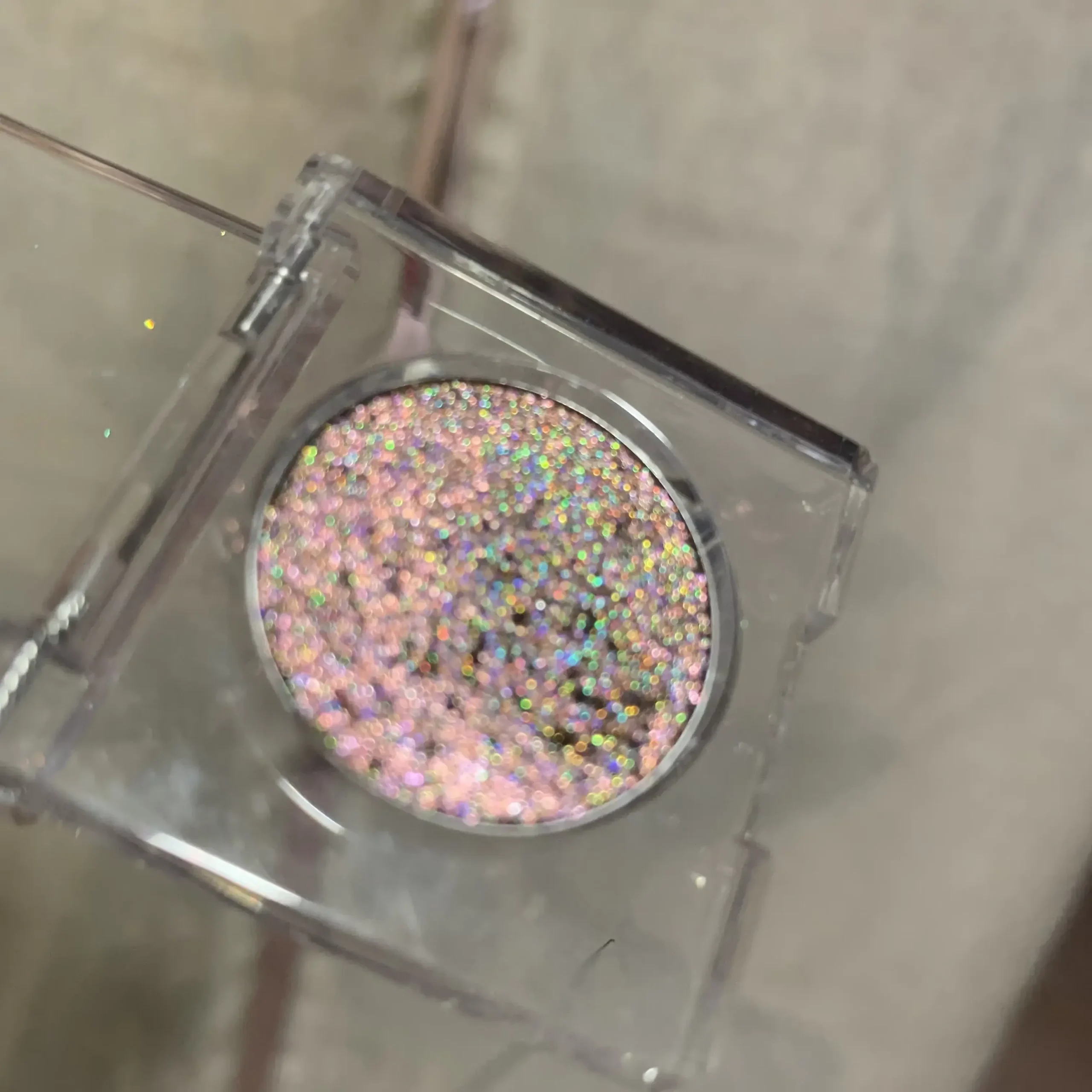 holographic eyeshadow representative product photo 2