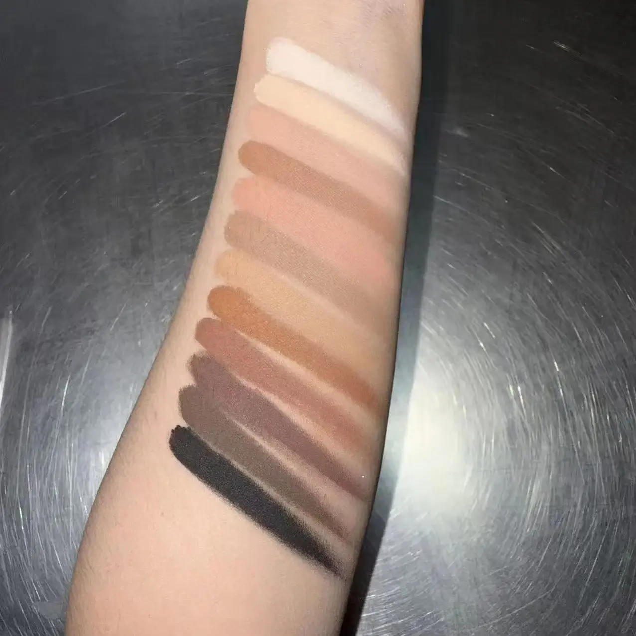 matte eyeshadow representative product photo 3