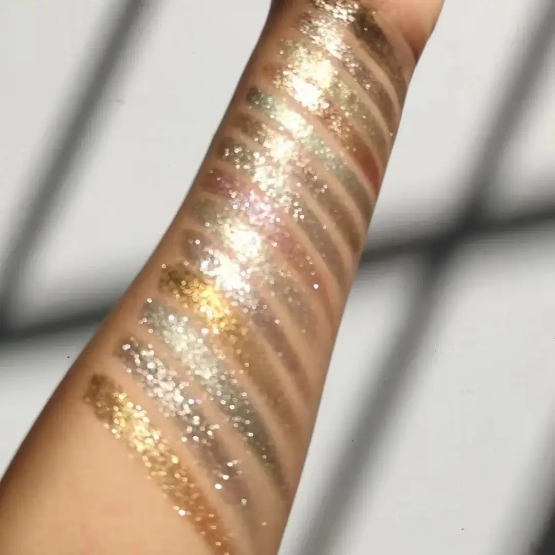 Pressed sparkle metallic eyeshadow in single compact packaging