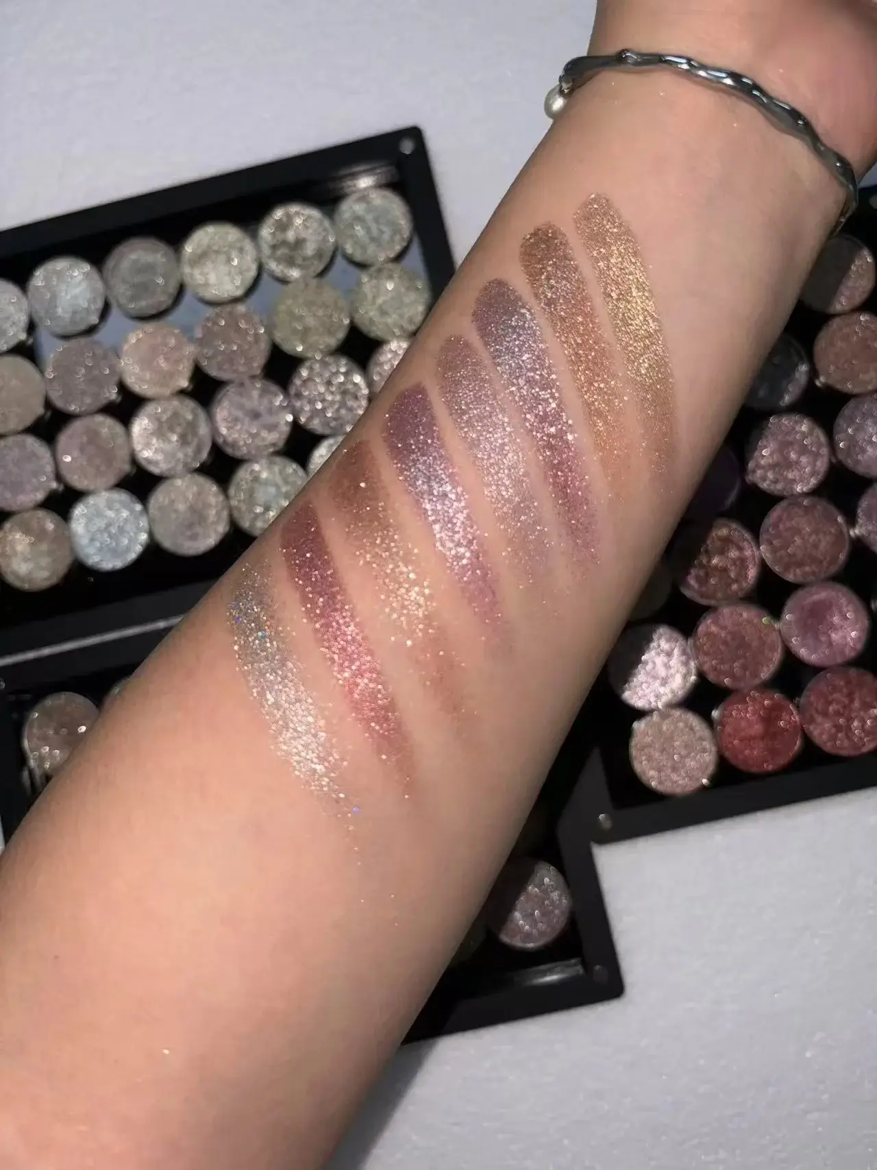 sparkle metallic eyeshadow representative product photo 3