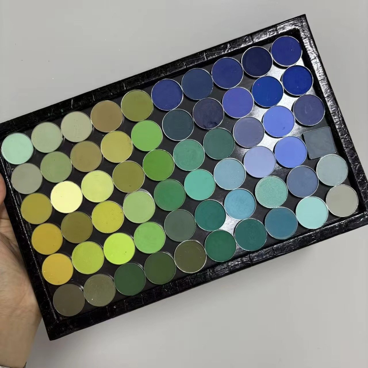 matte eyeshadow representative product photo 2